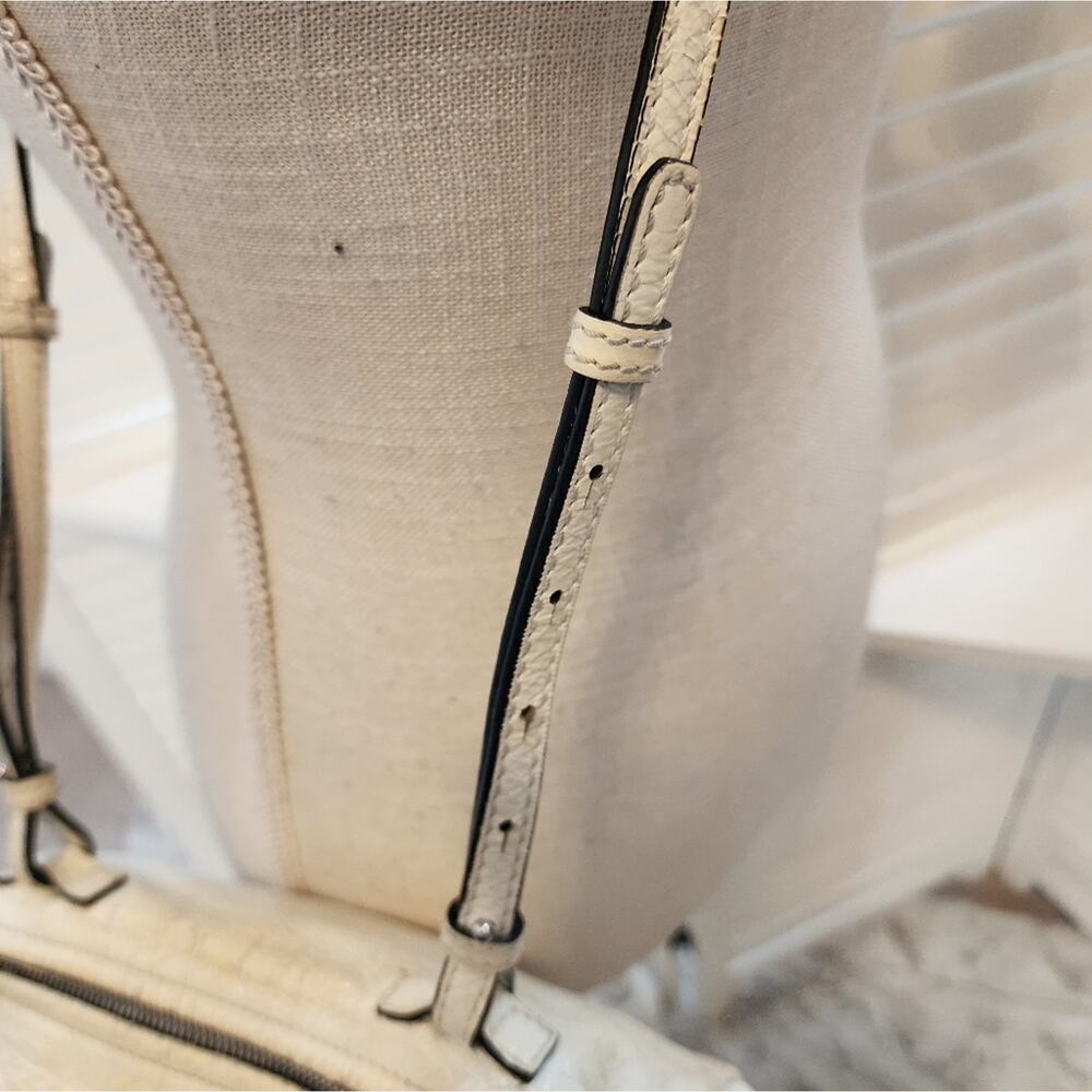 GIVENCHY CREAM DEERSKIN CRINKLE LEATHER PURSE - Picture 4 of 15